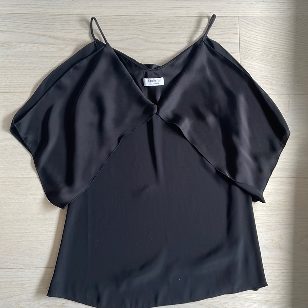 Bailey 44 Cold Shoulder Black Top Size Small